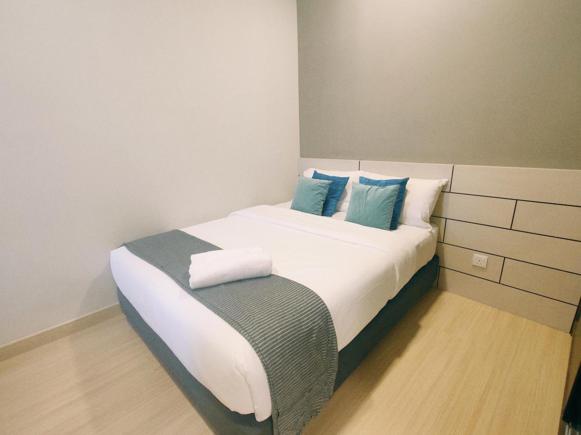Easystay Windmill 2-bedrooms 4-6pax Free Wifi Parking & High Floor No Deposit No Queue Apartment *